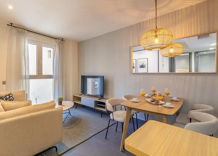 Trendy La Latina Escape For 3 Next To The Iconic Rastro Market Latina Toledo II